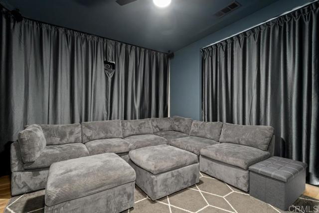 Detail Gallery Image 27 of 39 For 1345 Santa Diana Rd #2,  Chula Vista,  CA 91913 - 4 Beds | 3/1 Baths