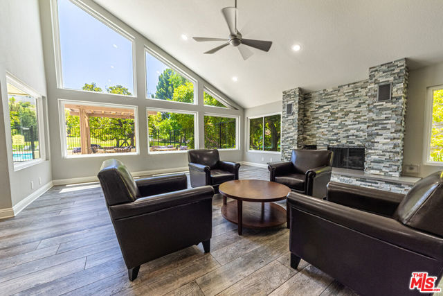 20055 Avenue Of The Oaks, Newhall CA: https://media.crmls.org/mediaz/f9042ff0-8458-4f9e-bb98-e01d68e7ee68.jpg