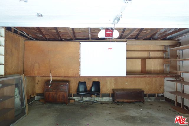 702 Cavanagh Road, Glendale CA: https://media.crmls.org/mediaz/f90483b7-7b39-401c-a2e6-5ac8815a425b.jpg