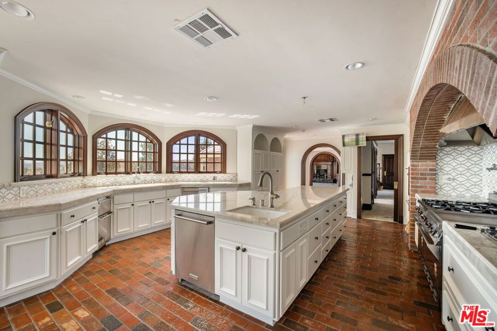MLS #26866547 image #3