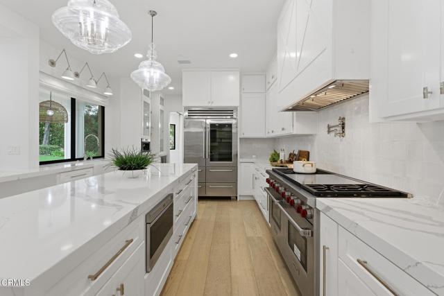 Detail Gallery Image 14 of 54 For 550 Unique Ln, Simi Valley,  CA 93065 - 5 Beds | 5/1 Baths