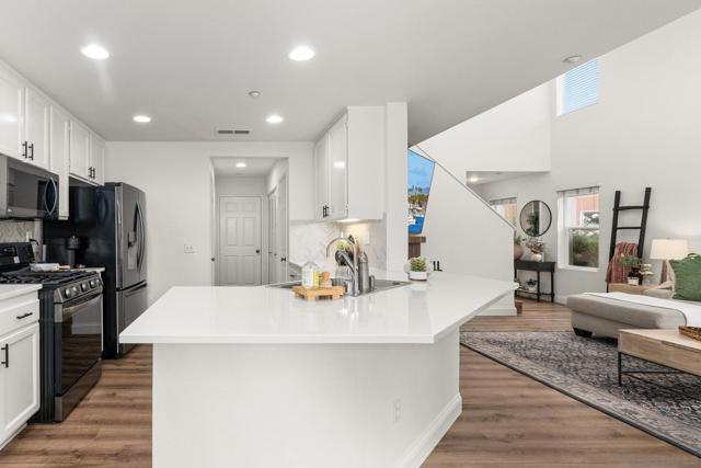 1625 Magnolia Circle, Vista CA: https://media.crmls.org/mediaz/f90533ca-a693-405b-921d-6ad2b9efe061.jpg