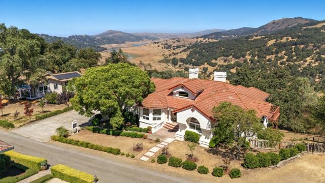 15610 Oakridge, Morgan Hill CA: https://media.crmls.org/mediaz/f9053612-aa3a-49db-b3bd-c145ccf141a2.jpg