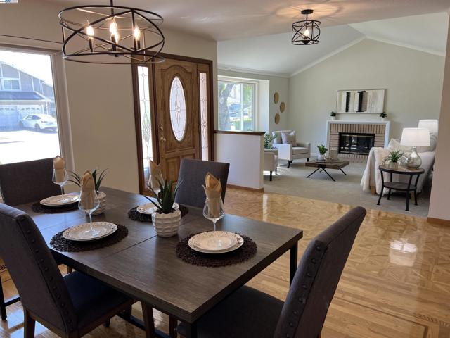 3284 Omega Cir, Pleasanton CA: https://media.crmls.org/mediaz/f905a35b-450d-415c-95b8-f06f2181dac9.jpg