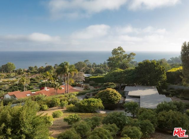 626 Sea Ranch Drive, Santa Barbara CA: https://media.crmls.org/mediaz/f9061ad1-3668-405d-8a49-f006a1f5dd9d.jpg