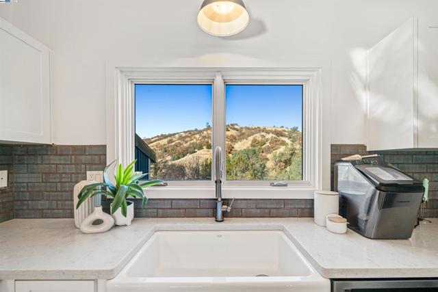 21000 Mines Rd., Livermore CA: https://media.crmls.org/mediaz/f90640d7-683e-44ed-a9dd-b8f728b687d0.jpg