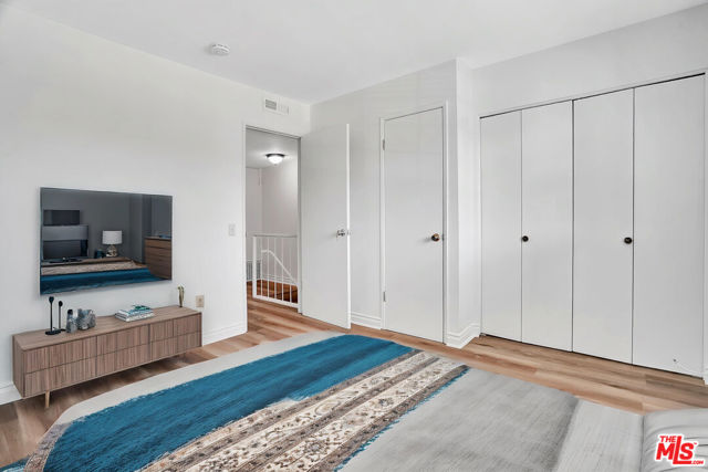 10065 De Soto Avenue, Chatsworth CA: https://media.crmls.org/mediaz/f9066b88-c0b6-4c0a-bfb9-ce88cf6e64c9.jpg