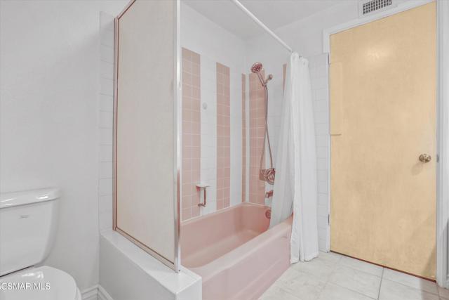 23248 Community Street, West Hills CA: https://media.crmls.org/mediaz/f9077508-c6f8-4eef-9030-3e66ae202943.jpg