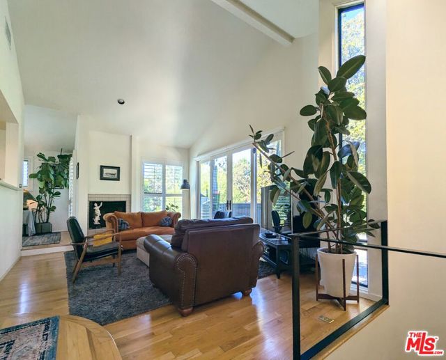 4336 Babcock Avenue, 101 photo 7