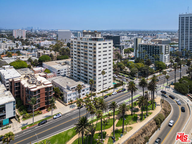 101 California Avenue, Santa Monica CA: https://media.crmls.org/mediaz/f908dd48-e236-43a8-84c2-a2990bf86f8b.jpg
