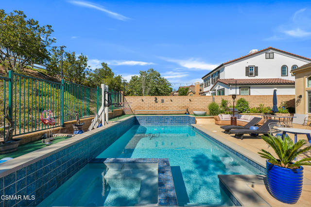 1877 Seasons Street, Simi Valley CA: https://media.crmls.org/mediaz/f9096010-ec49-4a81-8a98-ba65c0efcb3a.jpg