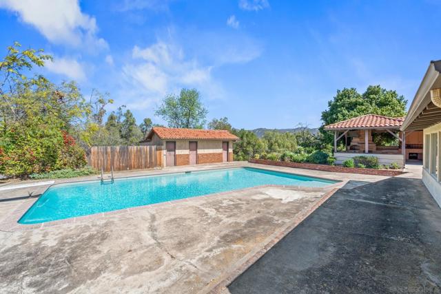Image 37 of 53 For 2652 Mountain View Dr