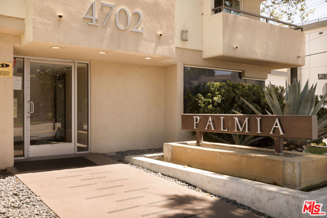 4702 Fulton Avenue, Sherman Oaks CA: https://media.crmls.org/mediaz/f909b8fe-e223-4705-b12c-b5fd9a378572.jpg