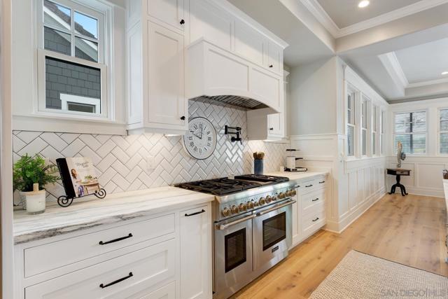 1048 Isabella Ave, Coronado CA: https://media.crmls.org/mediaz/f90ac372-dd68-4ec8-b577-bef2e79ce7a9.jpg