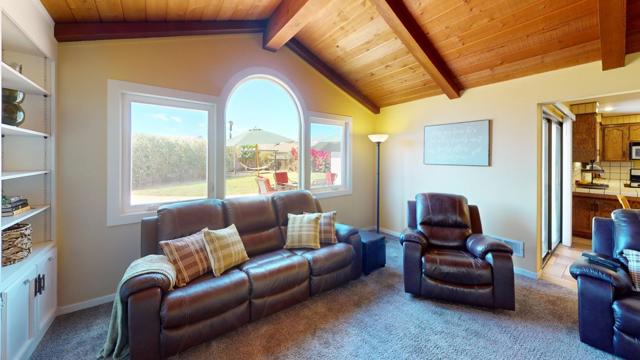 1127 Montecito Circle, Salinas CA: https://media.crmls.org/mediaz/f90b8a81-013b-4c99-8863-07303cc6a813.jpg