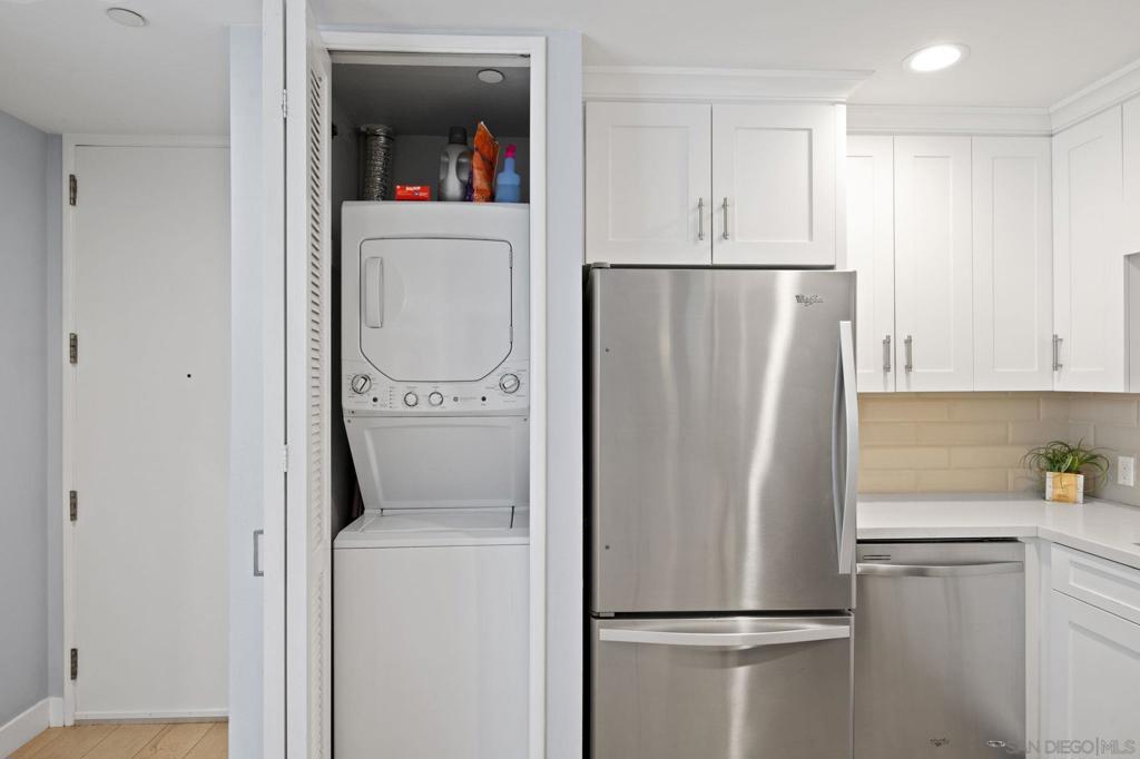 4082 Albatross St - photo 18