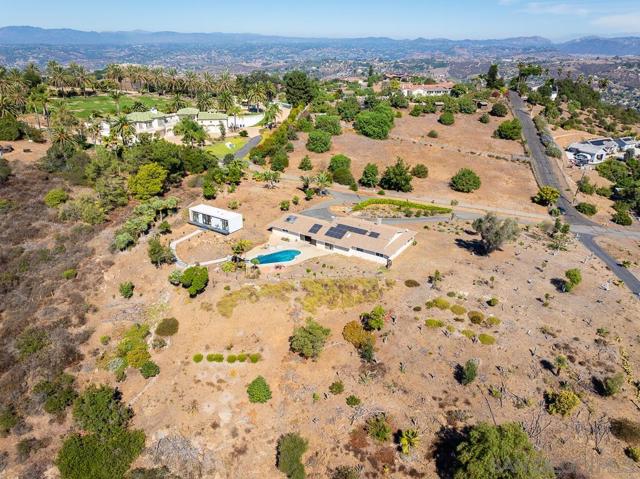 6825 Kellyn Lane, Vista, California 92084, ,Multi-Family,For Sale,Kellyn Lane,240027066SD