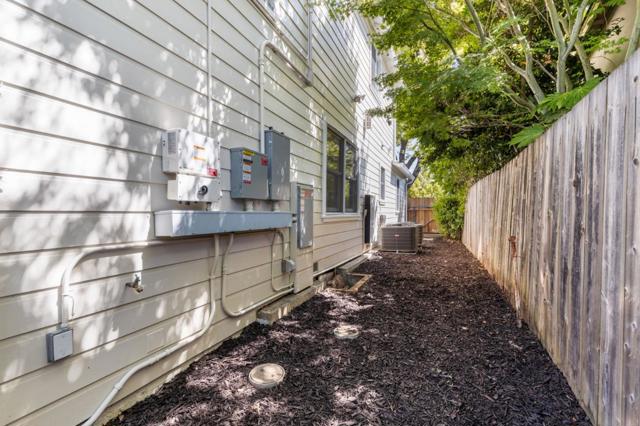 581 Pamlar Avenue, San Jose CA: https://media.crmls.org/mediaz/f90c019f-c747-4f0e-a915-bed7a87133a9.jpg