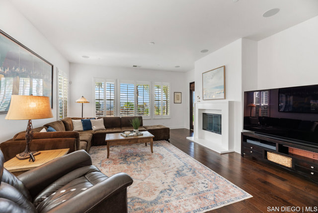 15234 Maple Grove LN, San Diego CA: https://media.crmls.org/mediaz/f90c2a45-58a6-4ba5-a111-849737f90f7c.jpg