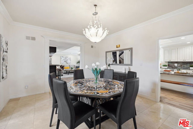 4415 Dulcinea Court, Woodland Hills CA: https://media.crmls.org/mediaz/f90c7fc8-b778-425e-b6d9-283477650659.jpg