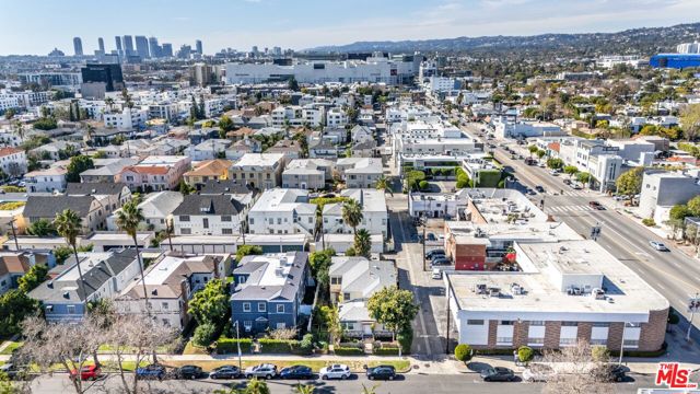 139 N Harper Avenue, Los Angeles CA: https://media.crmls.org/mediaz/f90d1c43-620b-4658-9bac-6221cf79ed79.jpg