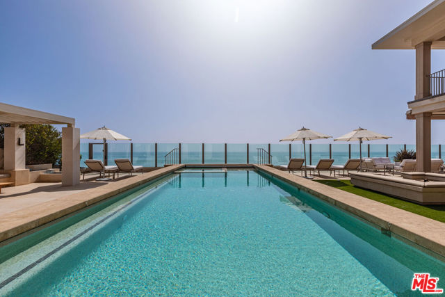 22368 Pacific Coast Highway, Malibu CA: https://media.crmls.org/mediaz/f90d9cc4-8b5c-42bc-846c-a111e1b21052.jpg
