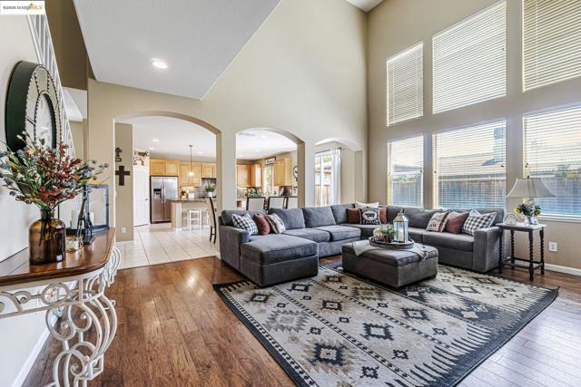 2480 Stanford Way, Antioch CA: https://media.crmls.org/mediaz/f90dfe7d-68e3-4741-88ea-fe9ba4fe5eb2.jpg