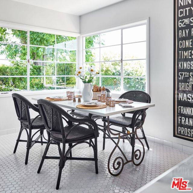 10999 Ojai Santa Paula Road, Ojai CA: https://media.crmls.org/mediaz/f90e3b85-adc5-4136-9ff8-4acbd9906371.jpg