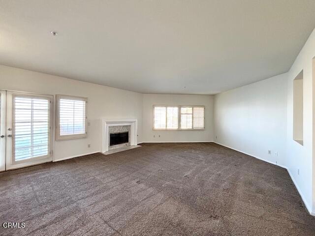 4249 Harbour Island Lane, Oxnard CA: https://media.crmls.org/mediaz/f91172e6-70be-4ed6-a1ef-6d74cb2cf841.jpg