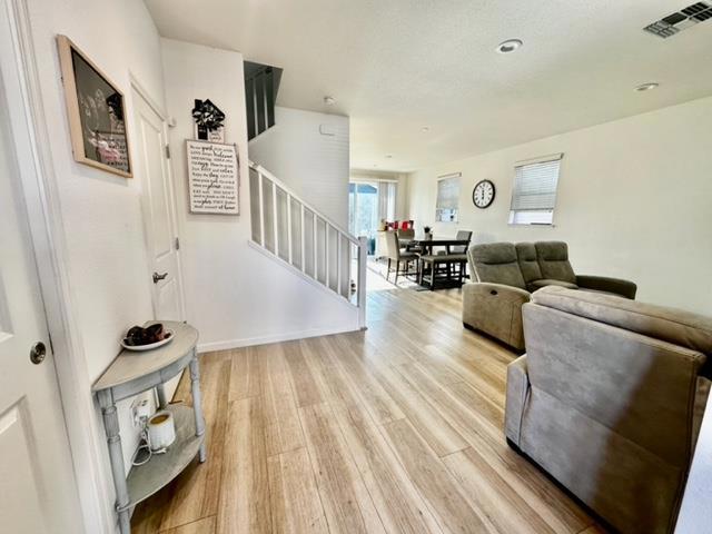 5517 Malibu Palm Court, Sacramento CA: https://media.crmls.org/mediaz/f911f95c-df99-4e38-a3ee-1ee5efc2f8f5.jpg