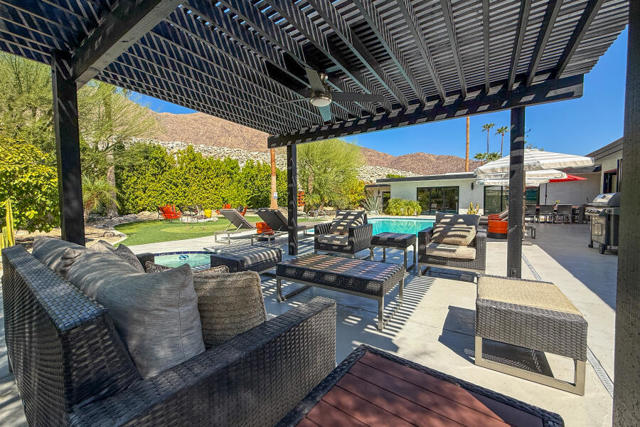 783 N Rose Avenue, Palm Springs CA: https://media.crmls.org/mediaz/f91229fb-d54d-4f3e-9073-7bca35c7d1ef.jpg