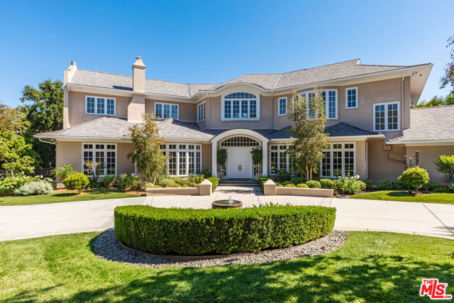 5200 Encino Avenue, Encino CA: https://media.crmls.org/mediaz/f91357c3-43b9-47ec-97a8-85ee71e28201.jpg