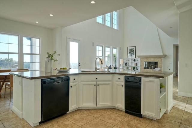 1664 Aryana Drive, Encinitas CA: https://media.crmls.org/mediaz/f91360ec-768f-4b60-93c8-ee89a285c820.jpg