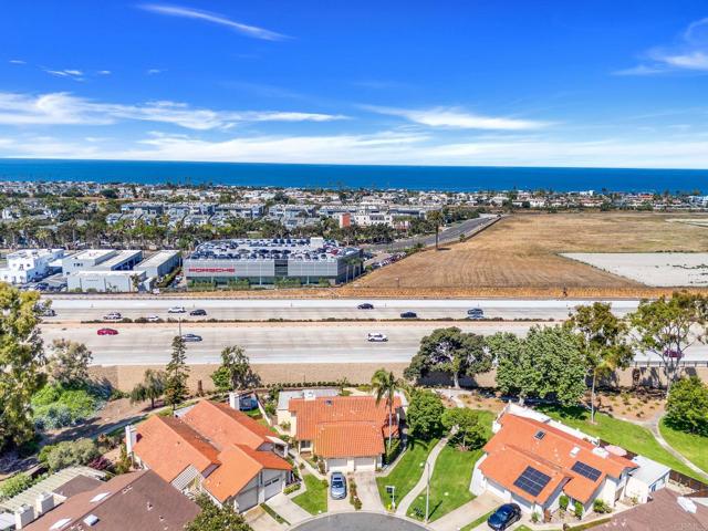 801 Caminito Azul, Carlsbad CA: https://media.crmls.org/mediaz/f916161d-0503-4fd1-9f5c-17b3c3dcb611.jpg