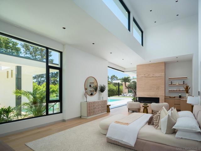 6283 La Jolla Scenic Drive S, San Diego CA: https://media.crmls.org/mediaz/f9162866-a7c2-49d3-aead-d395e1c50c44.jpg