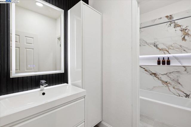366 Karelian St, Danville CA: https://media.crmls.org/mediaz/f9175abf-7133-48c5-8fb5-f961674ac227.jpg