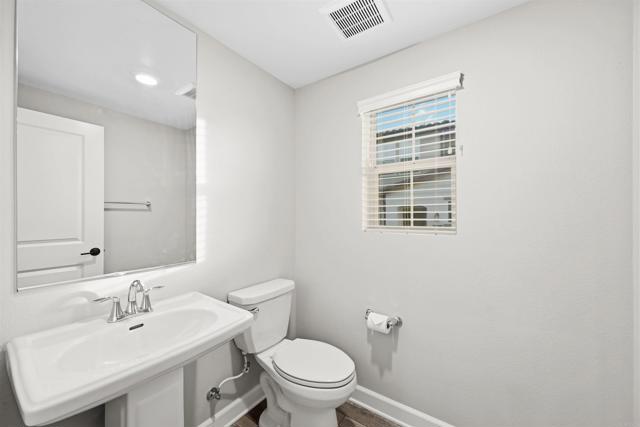 Detail Gallery Image 13 of 32 For 1118 Delpy View, Vista,  CA 92084 - 3 Beds | 2/1 Baths