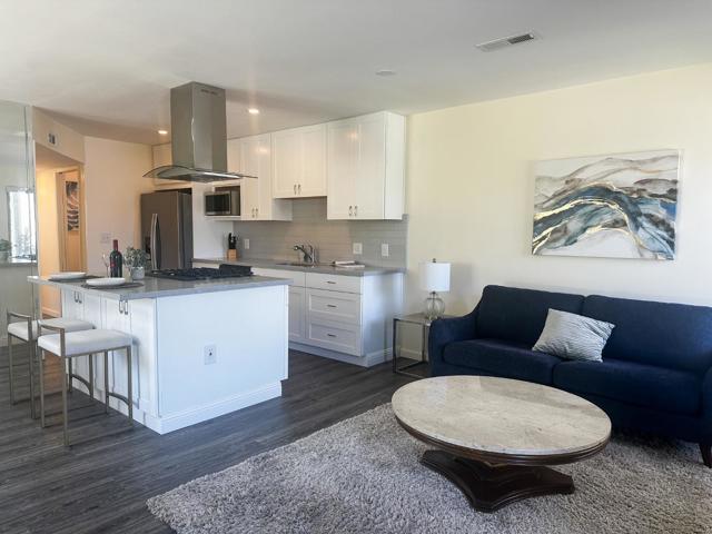 33157 Lake Superior Place, Fremont CA: https://media.crmls.org/mediaz/f918dab7-78f6-4860-be29-c75d5d801421.jpg