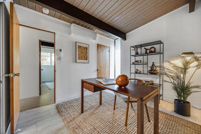 4004 Salem St, Concord CA: https://media.crmls.org/mediaz/f9193ab3-b1cd-4ae4-a011-856fa6fdc863.jpg