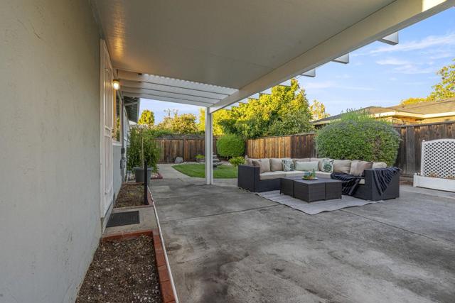 2476 Le Bain Drive, San Jose CA: https://media.crmls.org/mediaz/f91941e5-f191-4b5b-bc77-7dbed29073cb.jpg