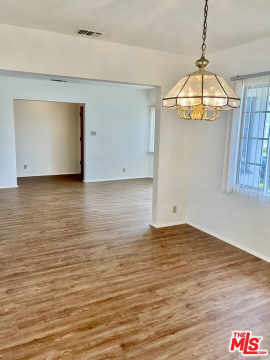 3331 Inglewood Boulevard, Los Angeles CA: https://media.crmls.org/mediaz/f9199611-d1b0-4076-b3d9-00e9a0f35175.jpg