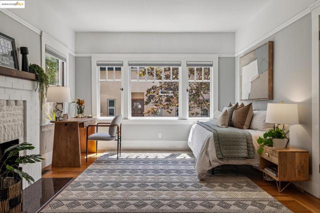 6426 Benvenue Ave, Oakland CA: https://media.crmls.org/mediaz/f91a7219-358f-4f38-81b8-6f208a46d9b1.jpg