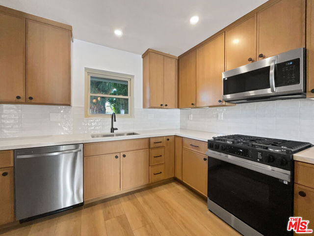 5736 Vantage Avenue, Valley Village CA: https://media.crmls.org/mediaz/f91a90a9-8c9c-43b8-8111-0961c9caf7f7.jpg