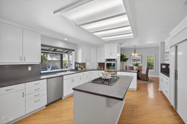 115 Cleveland Court, Ventura CA: https://media.crmls.org/mediaz/f91aac48-1bc8-4a4d-85a6-3526da7fce2d.jpg