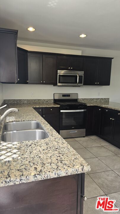 4514 W 11th Place, Los Angeles CA: https://media.crmls.org/mediaz/f91c31f3-fe0a-4caa-80f4-a4ad31c9c48e.jpg