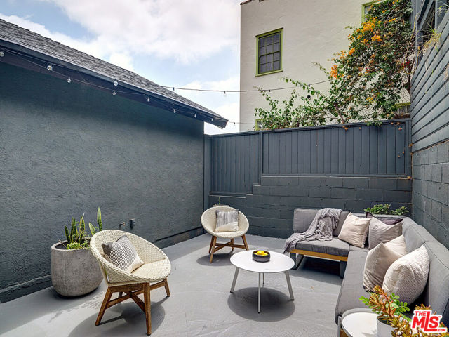 422 W Avenue 37, Los Angeles CA: https://media.crmls.org/mediaz/f91d4af3-51c0-4f41-b624-09ae6964417e.jpg