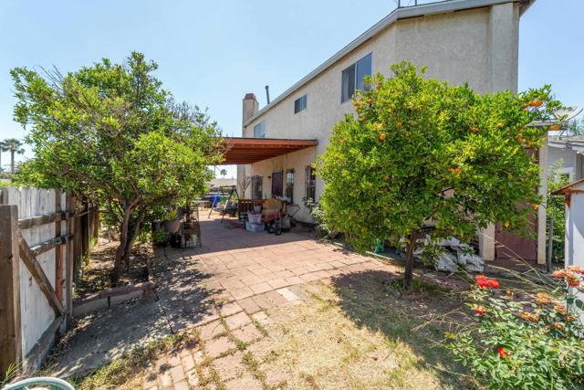 4643 Cherokee Avenue, San Diego CA: https://media.crmls.org/mediaz/f91d863b-521e-4e23-b9d4-997b4cd9ac27.jpg