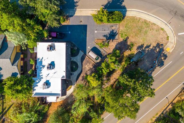 2429 Court Street, Redding CA: https://media.crmls.org/mediaz/f91db8cf-6dc9-4780-bd51-e1ad8d752200.jpg