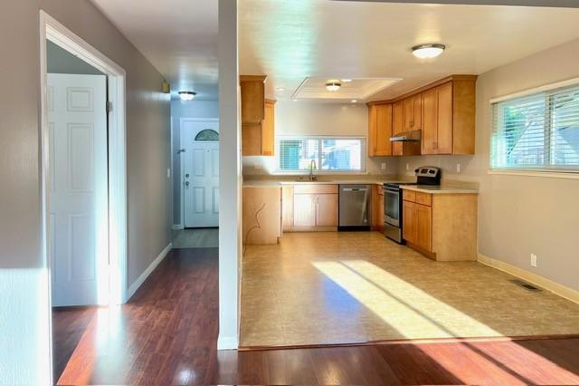 1047 Bret Knoll Court, San Jose CA: https://media.crmls.org/mediaz/f91deb25-088d-411d-af7e-0c5ad28e9289.jpg