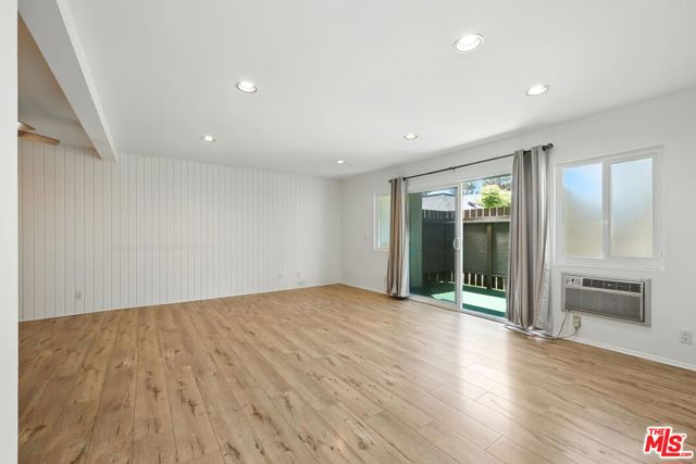 4810 Hollow Corner Road, Culver City CA: https://media.crmls.org/mediaz/f91e89e5-3515-4947-b8bd-e1d4fa995edc.jpg